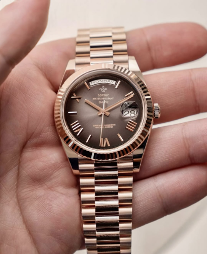 Silver Crest Timepiece